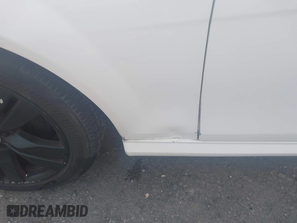 2014 Mercedes-Benz C 250 с VIN WDDGJ4HB5EG210168, выставлен на аукционе IAAI как лот 42379990 с пробегом 139 270 миль миль и . История ставок и продаж доступна на DreamBid. Изображение 13.