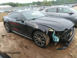 2015 Ford Mustang EcoBoost z VIN 1FA6P8TH3F5423128, wystawiony jako IAAI lot #42343435 z przebiegiem 60 553 mil mil oraz . Historia ofert i sprzedaży dostępna na DreamBid. Obrazek 1.