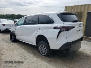2024 Toyota Sienna LE z VIN 5TDKRKEC1RS195484, wystawiony jako Copart lot #55688995 z przebiegiem 20 281 mil mil oraz Czysty tytuł • Clean title. Historia ofert i sprzedaży dostępna na DreamBid. Obrazek 2.