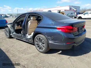 2019 BMW 5 Series 530i xDrive with VIN WBAJA7C55KG912518, listed as a IAAI auction lot 41846385 with 58,262 mi miles. Bid and sale history available at carsss.com. Image 3.
