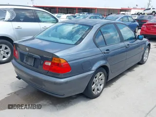 2001 BMW 3 Series 325i z VIN WBAAV33441FU95160, wystawiony jako IAAI lot #42333502 z przebiegiem 163 712 mil mil oraz . Historia ofert i sprzedaży dostępna na DreamBid. Obrazek 4.