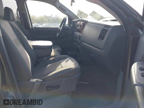 2006 Dodge 1500 SLT z VIN 1D7HA18N16S602186, wystawiony jako IAAI lot #41892623 z przebiegiem 287 804 mil mil oraz . Historia ofert i sprzedaży dostępna na DreamBid. Obrazek 5.