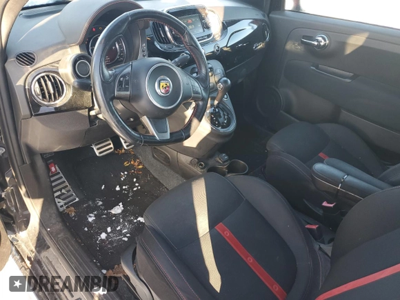 2017 FIAT 500 Abarth z VIN 3C3CFFFH3HT522586, wystawiony jako Copart lot #83352004 z przebiegiem 80 600 mil mil oraz Szkoda całkowita • Salvage title. Historia ofert i sprzedaży dostępna na DreamBid. Obrazek 8.