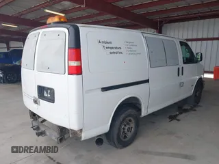 2008 GMC Savana Cargo with VIN 1GTGG256581108641, listed as a IAAI auction lot 42115868 with 178,251 mi miles. Bid and sale history available at carsss.com. Image 4.