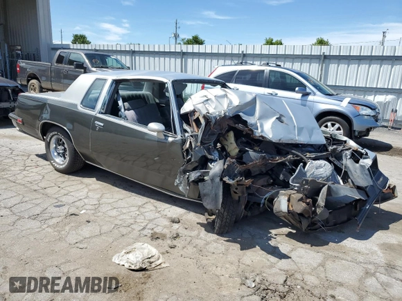 1983 Oldsmobile Cutlass z VIN 1G3AR47Y1DM336249, wystawiony jako Copart lot #59183524 z przebiegiem 90 645 mil mil oraz Szkoda całkowita • Salvage title. Historia ofert i sprzedaży dostępna na DreamBid. Obrazek 4.