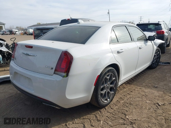 2015 Chrysler 300 with VIN 2C3CCAGG6FH842475, listed as a IAAI auction lot 40713366 with 138,342 mi miles. Bid and sale history available at carsss.com. Image 4.