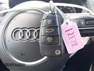 2017 Audi Q3 Premium Plus z VIN WA1JCCFS5HR003127, wystawiony jako IAAI lot #42060877 z przebiegiem 78 881 mil mil oraz . Historia ofert i sprzedaży dostępna na DreamBid. Obrazek 11.