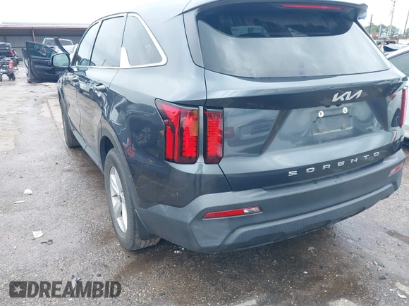 2022 Kia Sorento LX with VIN 5XYRG4LC8NG116399, listed as a IAAI auction lot 42074234 with 58,217 mi miles and . Bid and sale history available at DreamBid. Image 3.