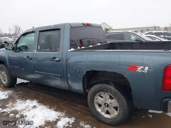 2007 Chevrolet Silverado 1500 LT w/2LT with VIN 2GCEK133971709049, listed as a IAAI auction lot 41555063 with NaN miles. Bid and sale history available at carsss.com. Image 14.