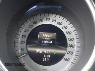 2013 Mercedes-Benz C 250 Sport z VIN WDDGF4HB4DA805824, wystawiony jako IAAI lot #41885189 z przebiegiem 140 404 mil mil oraz . Historia ofert i sprzedaży dostępna na DreamBid. Obrazek 16.