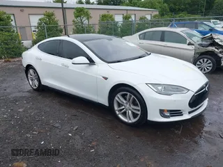 2013 Tesla Model S Performance с VIN 5YJSA1CP9DFP20778, выставлен на аукционе IAAI как лот 42511532 с пробегом Не указан миль и . История ставок и продаж доступна на DreamBid. Изображение 1.