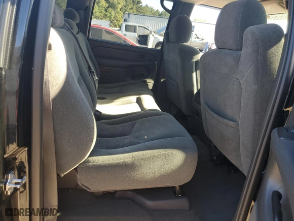 2004 Chevrolet Silverado 1500 Crew Cab LS with VIN 2GCEC13T441330761, listed as a Copart auction lot 76060604 with 1,000,936 mi miles and Salvage Title. Bid and sale history available at carsss.com. Image 10.