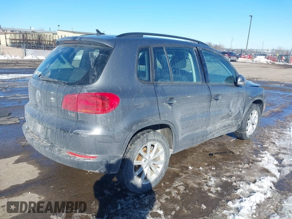 2017 Volkswagen Tiguan S z VIN WVGAV7AX1HK050251, wystawiony jako IAAI lot #41608261 z przebiegiem 172 298 mil mil oraz . Historia ofert i sprzedaży dostępna na DreamBid. Obrazek 4.