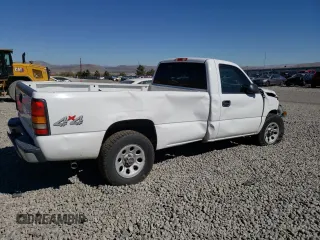 2006 GMC Sierra 1500 with VIN 3GTEK14Z76G261080, listed as a Copart auction lot 74313944 with 225,337 mi miles and Salvage Title. Bid and sale history available at DreamBid. Image 3.