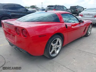 2005 Chevrolet Corvette with VIN 1G1YY24UX55116202, listed as a IAAI auction lot 40211162 with 55,579 mi miles. Bid and sale history available at carsss.com. Image 4.