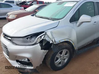 2019 Chevrolet Trax LT z VIN KL7CJLSBXKB917249, wystawiony jako IAAI lot #41225281 z przebiegiem 113 842 mil mil oraz . Historia ofert i sprzedaży dostępna na DreamBid. Obrazek 6.