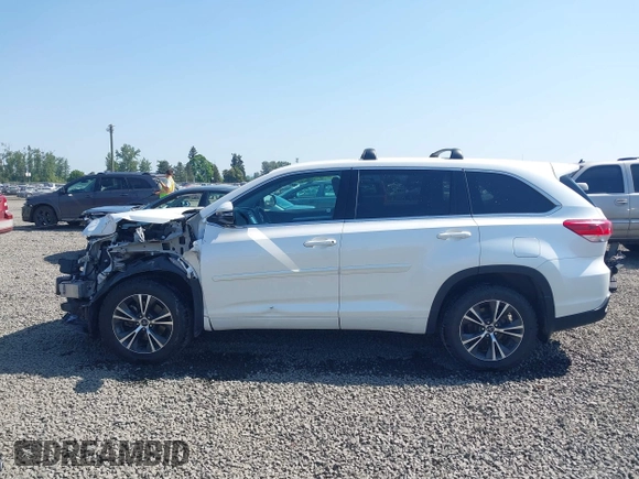 2018 Toyota Highlander LE с VIN 5TDBZRFH4JS907963, выставлен на аукционе IAAI как лот 42160263 с пробегом 42 074 миль миль и . История ставок и продаж доступна на DreamBid. Изображение 15.