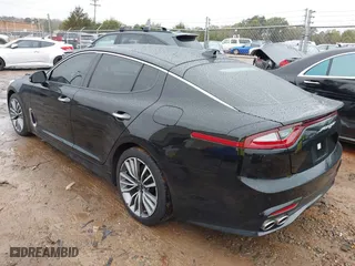 2019 Kia Stinger Premium with VIN KNAE25LAXK6059586, listed as a IAAI auction lot 40913071 with 48,511 mi miles. Bid and sale history available at carsss.com. Image 3.