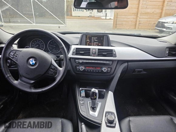 2013 BMW 3 Series 328i xDrive with VIN WBA3B5G56DNS05026, listed as a Copart auction lot 49681775 with 128,517 mi miles and Clean Title. Bid and sale history available at carsss.com. Image 9.