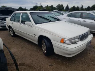 1998 Volvo S90 z VIN YV1KS9609W1140012, wystawiony jako Copart lot #69589044 z przebiegiem 175 864 mil mil oraz Szkoda całkowita • Salvage title. Historia ofert i sprzedaży dostępna na DreamBid. Obrazek 4.
