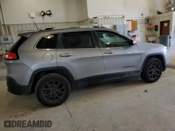 2016 Jeep Cherokee Latitude with VIN 1C4PJMCSXGW180482, listed as a Copart auction lot 60639315 with 118,164 mi miles and Salvage title. Bid and sale history available at DreamBid. Image 3.