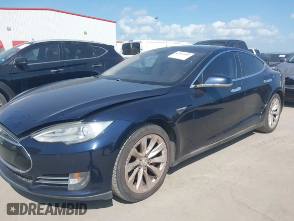 2013 Tesla Model S Performance с VIN 5YJSA1CP7DFP25848, выставлен на аукционе IAAI как лот 42511007 с пробегом 144 321 миль миль и . История ставок и продаж доступна на DreamBid. Изображение 19.