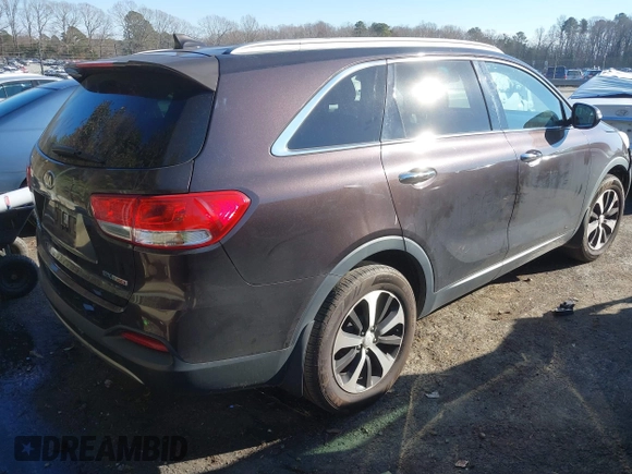 2016 Kia Sorento EX with VIN 5XYPH4A11GG012247, listed as a IAAI auction lot 41304466 with 208,557 mi miles. Bid and sale history available at carsss.com. Image 4.