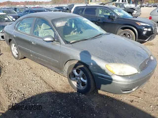 2004 Ford Taurus SE z VIN 1FAFP53U74A135287, wystawiony jako IAAI lot #40756396 z przebiegiem 141 483 mil mil oraz . Historia ofert i sprzedaży dostępna na DreamBid. Obrazek 1.