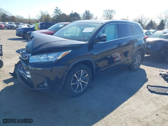 2019 Toyota Highlander SE with VIN 5TDJZRFH0KS711578, listed as a IAAI auction lot 41877044 with 77,193 mi miles. Bid and sale history available at carsss.com. Image 17.