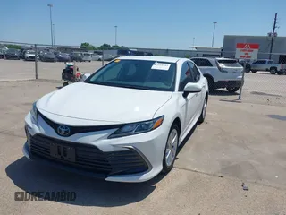2023 Toyota Camry LE z VIN 4T1C11AKXPU804367, wystawiony jako IAAI lot #42019545 z przebiegiem 23 737 mil mil oraz . Historia ofert i sprzedaży dostępna na DreamBid. Obrazek 18.