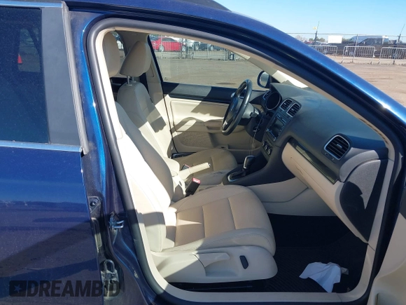 2014 Volkswagen Jetta TDI w/Sunroof & Nav с VIN 3VWPL7AJ3EM619215, выставлен на аукционе IAAI как лот 41868823 с пробегом 131 429 миль миль и . История ставок и продаж доступна на DreamBid. Изображение 5.