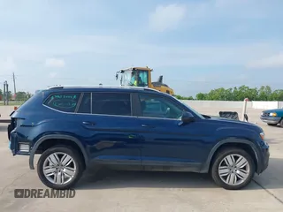 2019 Volkswagen Atlas SE with VIN 1V2WR2CA8KC618988, listed as a IAAI auction lot 42212845 with 60,481 mi miles and . Bid and sale history available at DreamBid. Image 13.