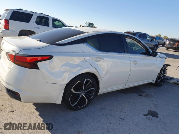 2019 Nissan Altima SR with VIN 1N4AL4CV0KC245074, listed as a Copart auction lot 49222565 with 112,769 mi miles and Clean Title. Bid and sale history available at DreamBid. Image 3.
