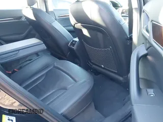 2017 Audi Q3 Premium Plus z VIN WA1JCCFS3HR002400, wystawiony jako IAAI lot #41464520 z przebiegiem 100 560 mil mil oraz . Historia ofert i sprzedaży dostępna na DreamBid. Obrazek 8.