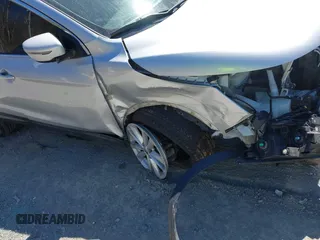 2017 Nissan Rogue SL z VIN JN1BJ1CR1HW113179, wystawiony jako IAAI lot #41838823 z przebiegiem 67 885 mil mil oraz . Historia ofert i sprzedaży dostępna na DreamBid. Obrazek 17.