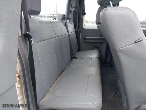 2015 Ford Super Duty F-250 SRW XLT with VIN 1FT7X2B60FEB13045, listed as a IAAI auction lot 41986898 with 299,377 mi miles. Bid and sale history available at carsss.com. Image 8.