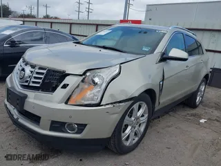 2013 Cadillac SRX Performance Collection with VIN 3GYFNDE3XDS638089, listed as a IAAI auction lot 41493533 with 138,823 mi miles. Bid and sale history available at carsss.com. Image 18.