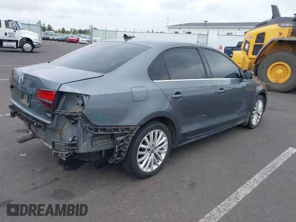 2015 Volkswagen Jetta SE with VIN 3VWD17AJXFM318080, listed as a IAAI auction lot 42119974 with 169,463 mi miles and . Bid and sale history available at DreamBid. Image 4.