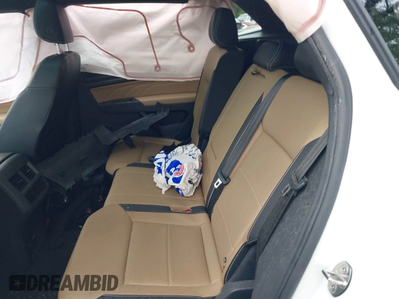 2021 Volkswagen Atlas SE z VIN 1V2KE2CAXMC202664, wystawiony jako IAAI lot #42292276 z przebiegiem 57 760 mil mil oraz . Historia ofert i sprzedaży dostępna na DreamBid. Obrazek 8.
