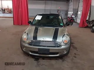 2008 MINI Hardtop with VIN WMWMF33508TU67872, listed as a IAAI auction lot 42235034 with 171,771 mi miles and . Bid and sale history available at DreamBid. Image 6.