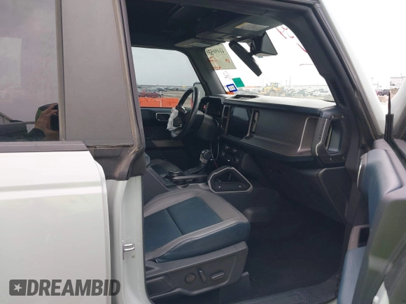 2021 Ford Bronco with VIN 1FMDE5BHXMLB06040, listed as a IAAI auction lot 41490539 with 57,915 mi miles. Bid and sale history available at carsss.com. Image 5.