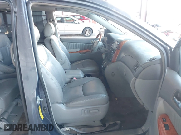 2006 Toyota Sienna XLE with VIN 5TDZA22CX6S564350, listed as a IAAI auction lot 41795214 with 282,234 mi miles. Bid and sale history available at carsss.com. Image 5.