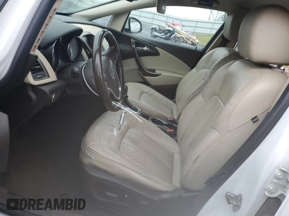 2016 Buick Verano Group z VIN 1G4PS5SK5G4185410, wystawiony jako Copart lot #86579564 z przebiegiem 124 031 mil mil oraz Szkoda całkowita • Salvage title. Historia ofert i sprzedaży dostępna na DreamBid. Obrazek 7.