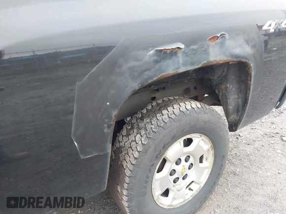2011 Chevrolet Silverado 1500 LT with VIN 1GCRKSE07BZ441855, listed as a IAAI auction lot 41958383 with 222,990 mi miles and . Bid and sale history available at DreamBid. Image 6.