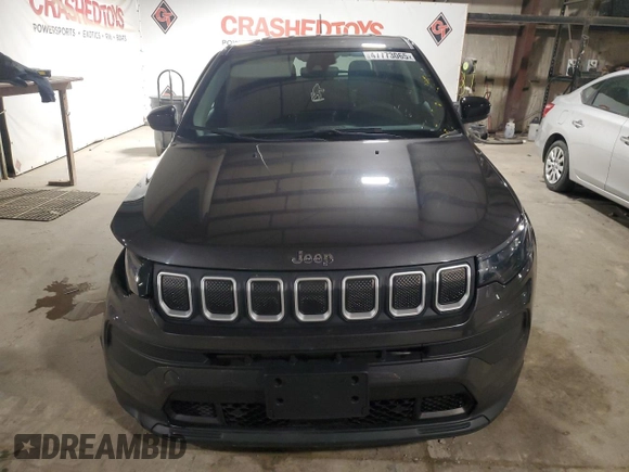 2022 Jeep Compass Sport z VIN 3C4NJCAB1NT145580, wystawiony jako Copart lot #47773065 z przebiegiem Nie podano mil oraz Szkoda całkowita • Salvage title. Historia ofert i sprzedaży dostępna na DreamBid. Obrazek 5.