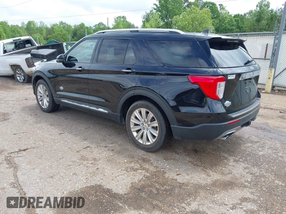2021 Ford Explorer King Ranch z VIN 1FM5K7LC9MGC20146, wystawiony jako IAAI lot #42121400 z przebiegiem 20 931 mil mil oraz . Historia ofert i sprzedaży dostępna na DreamBid. Obrazek 3.