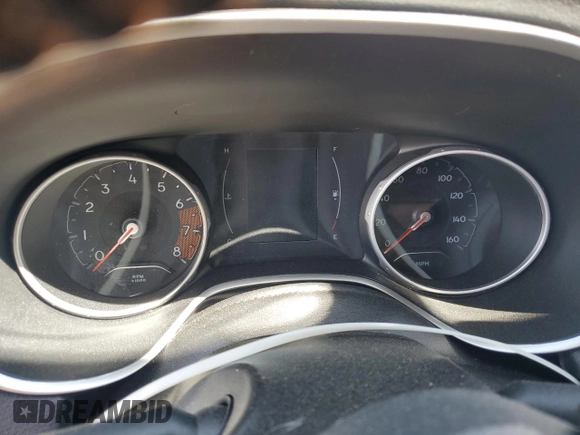 2020 Jeep Compass Latitude z VIN 3C4NJCBBXLT205996, wystawiony jako Copart lot #50507825 z przebiegiem Nie podano mil oraz Szkoda całkowita • Salvage title. Historia ofert i sprzedaży dostępna na DreamBid. Obrazek 9.