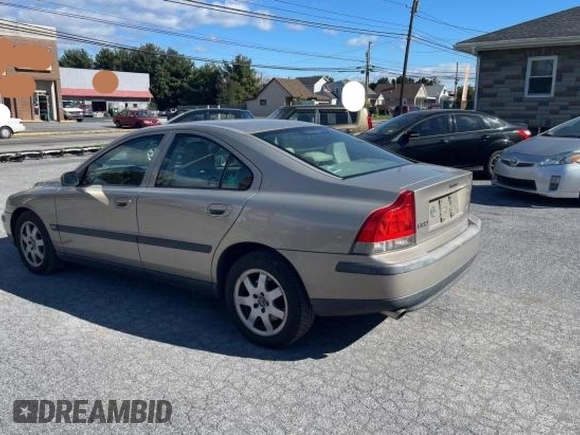 2004 Volvo S60 with VIN YV1RH59H042394920, listed as a Copart auction lot 76278134 with 130,501 mi miles and Clean Title. Bid and sale history available at carsss.com. Image 3.