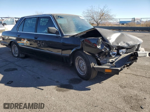 1988 BMW 5 Series 535i with VIN WBADC8406J3262135, listed as a Copart auction lot 86652394 with 173,616 mi miles and Salvage Title. Bid and sale history available at carsss.com. Image 4.
