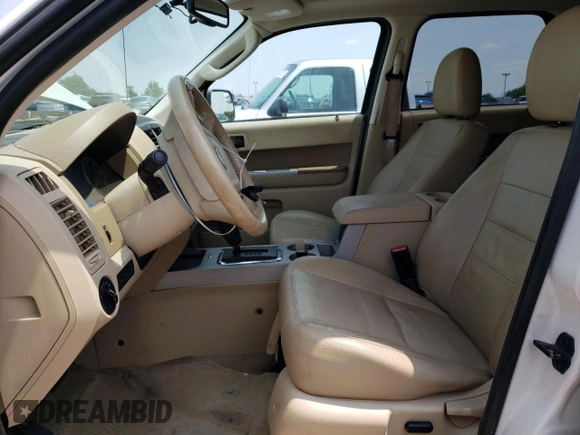 2012 Ford Escape XLT z VIN 1FMCU9DG3CKA41742, wystawiony jako Copart lot #60092135 z przebiegiem 175 330 mil mil oraz Szkoda całkowita • Salvage title. Historia ofert i sprzedaży dostępna na DreamBid. Obrazek 7.
